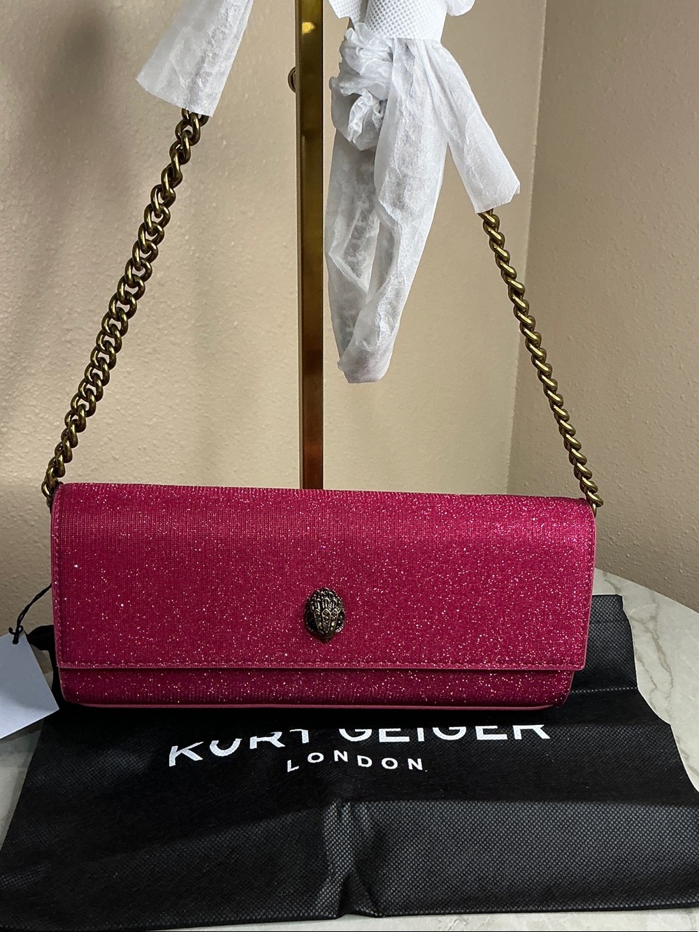 Kurt Geiger London elongated clutch vibrant pink glitter finish w/ eagle head. - Picture 4 of 6